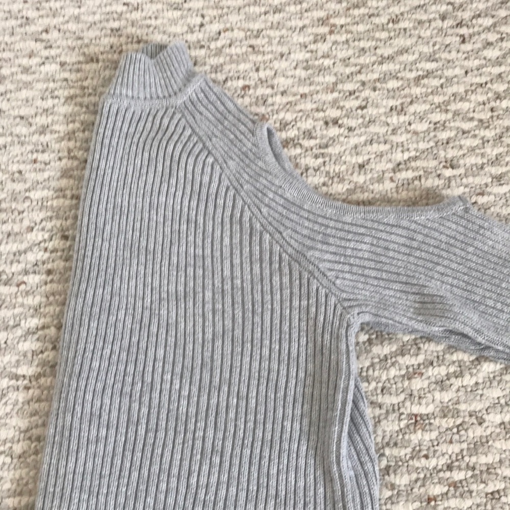 H&M sweater - Picture 3 of 3